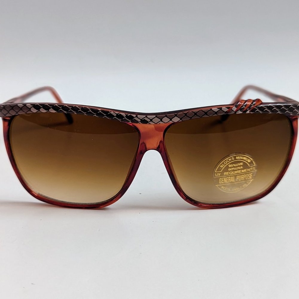 NWT Vintage 80's Plastic Lady Fashion Sunglasses (Tortoise/Brown)
